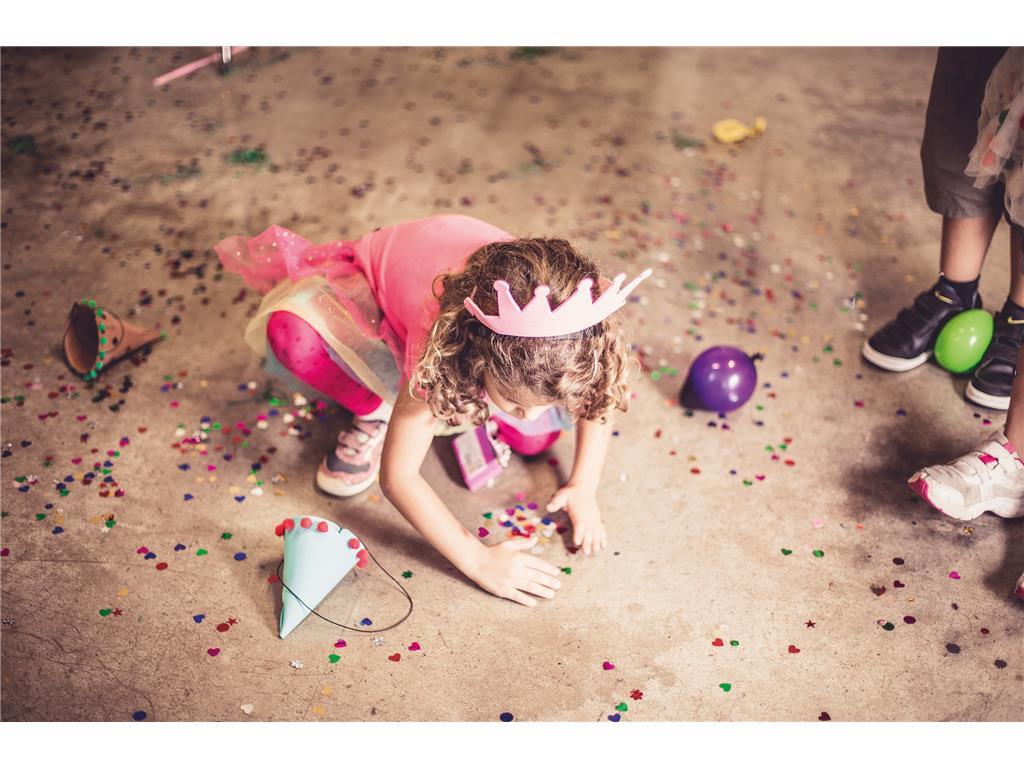 Apli Konfeti različne barve rože 13mm 14g