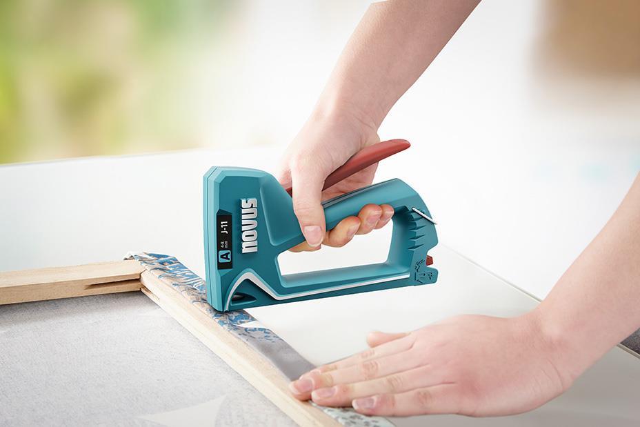 Novus Tapetniški spenjač J-11