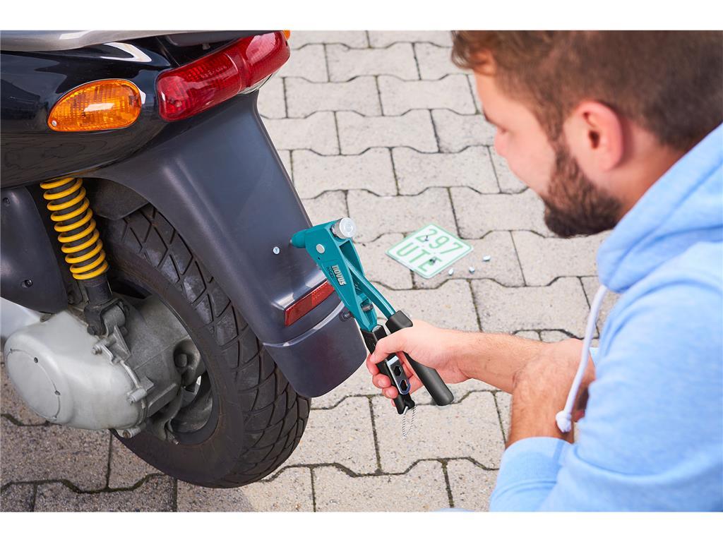 Klešče za kovičenje